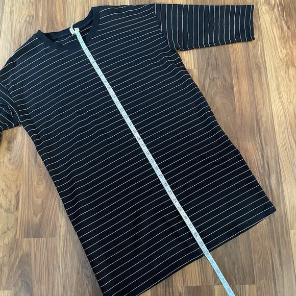 & OTHER STORIES Women’s Size 4 Striped T-Shirt Dress Black & White Knit Pullover - Picture 4 of 7